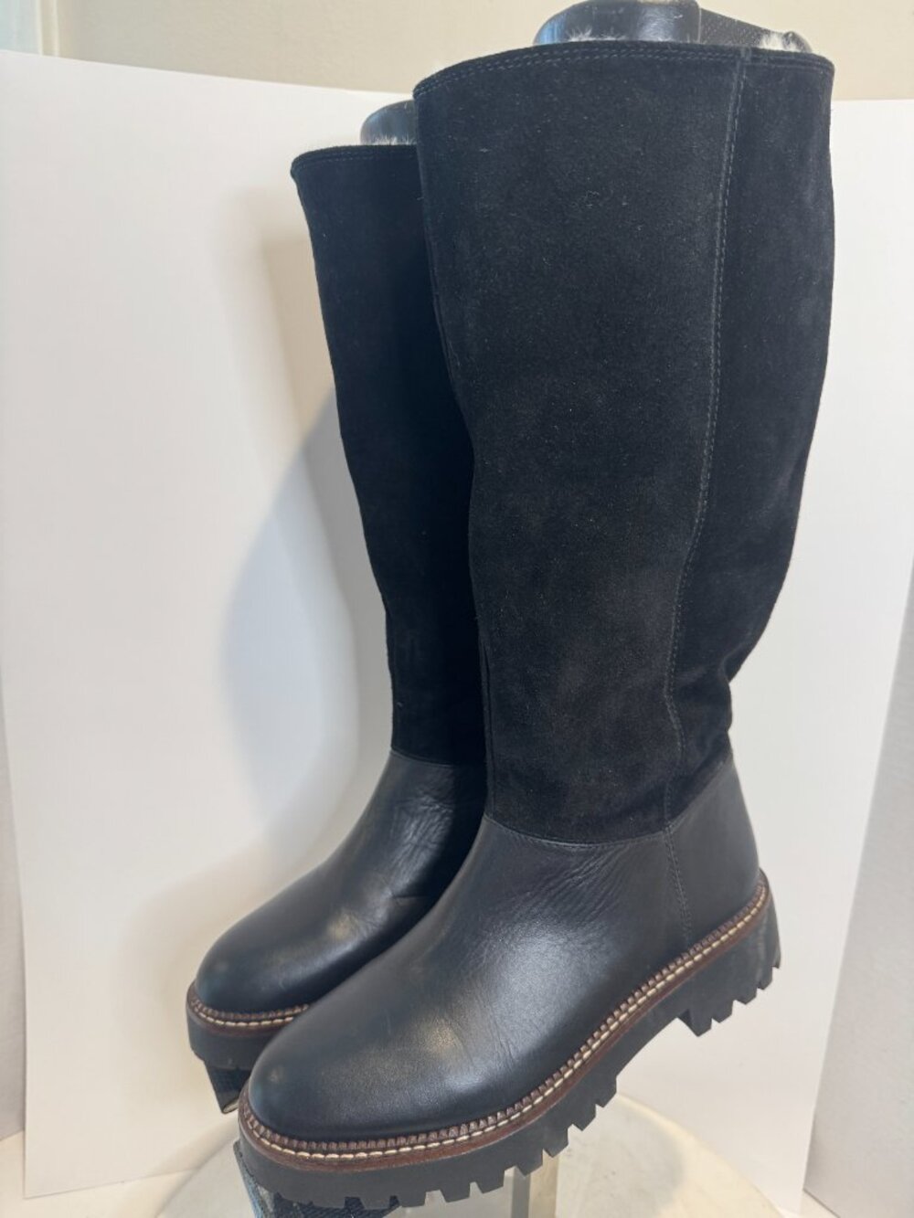Caslon Mimmo SUEDE BOOTS WOMENS SIZE 7.5 brand New